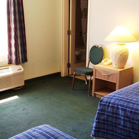 Cocoa Beach Suites Hotel Номер фото
