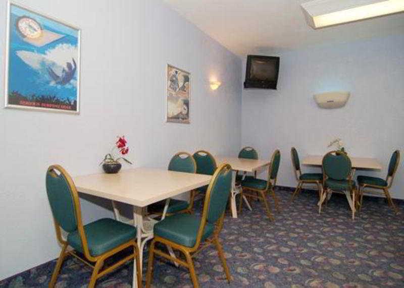 Cocoa Beach Suites Hotel Ресторан фото